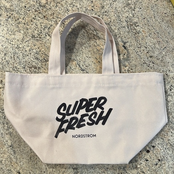 Nordstrom Gift Set - Picture 9 of 13